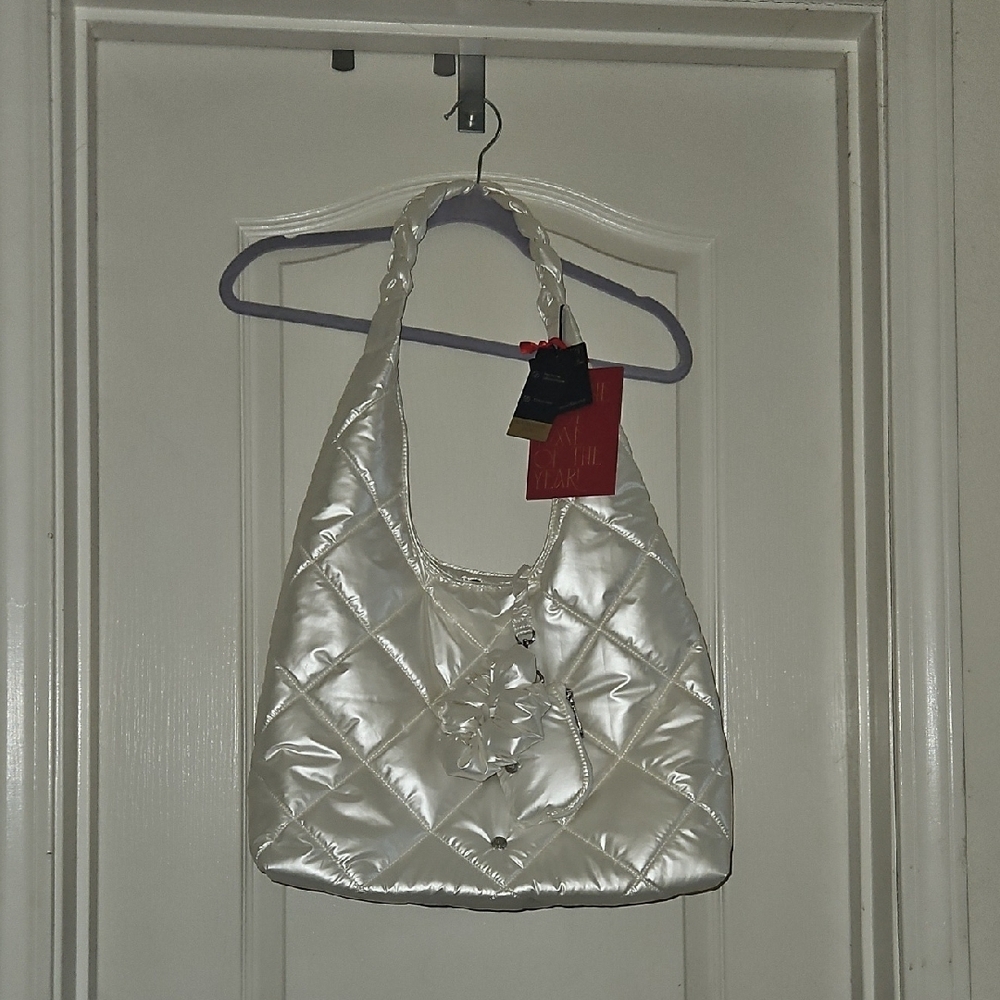 Elegant White Quilted Shoulder Bag